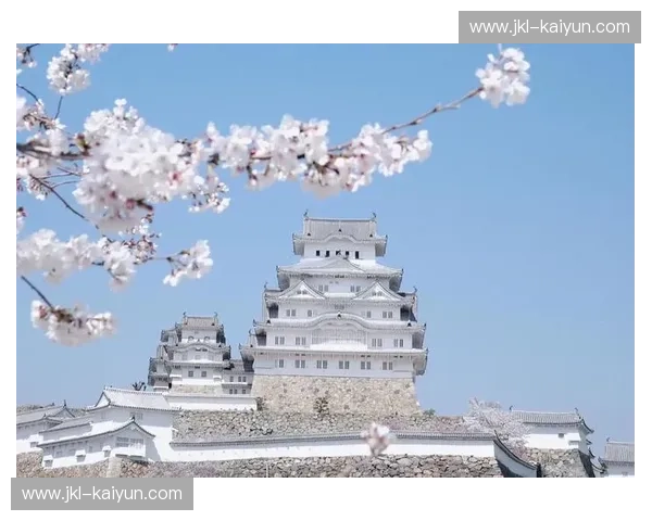 跨越山海的巅峰弈局：当神户的樱花遇见广州的红火，谁才是亚洲绿茵的真核？